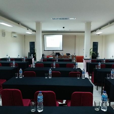Pia Hotel Cirebon Eksteriør billede