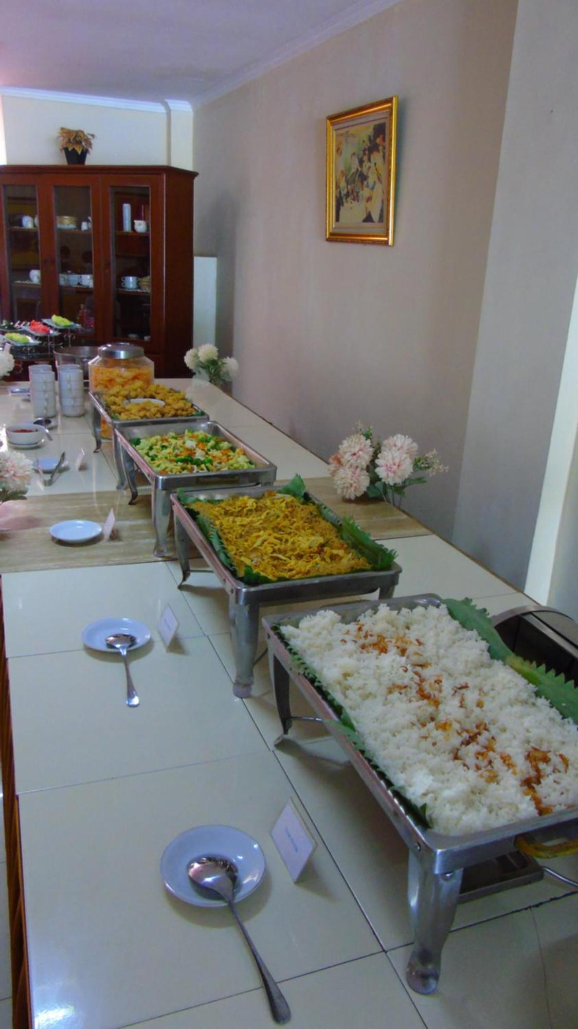 Pia Hotel Cirebon Eksteriør billede
