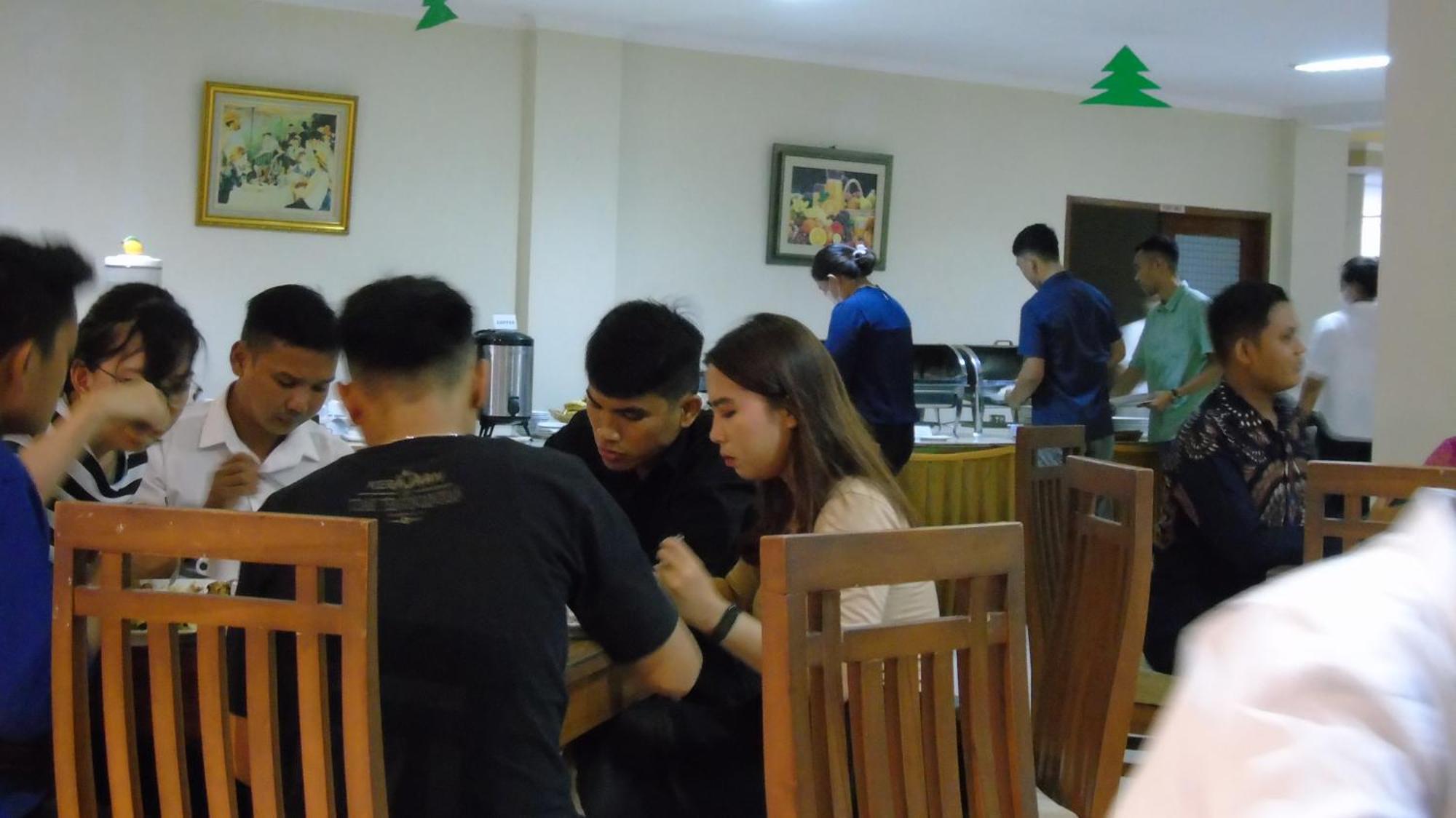 Pia Hotel Cirebon Eksteriør billede