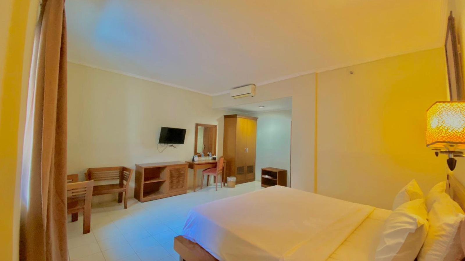 Pia Hotel Cirebon Eksteriør billede