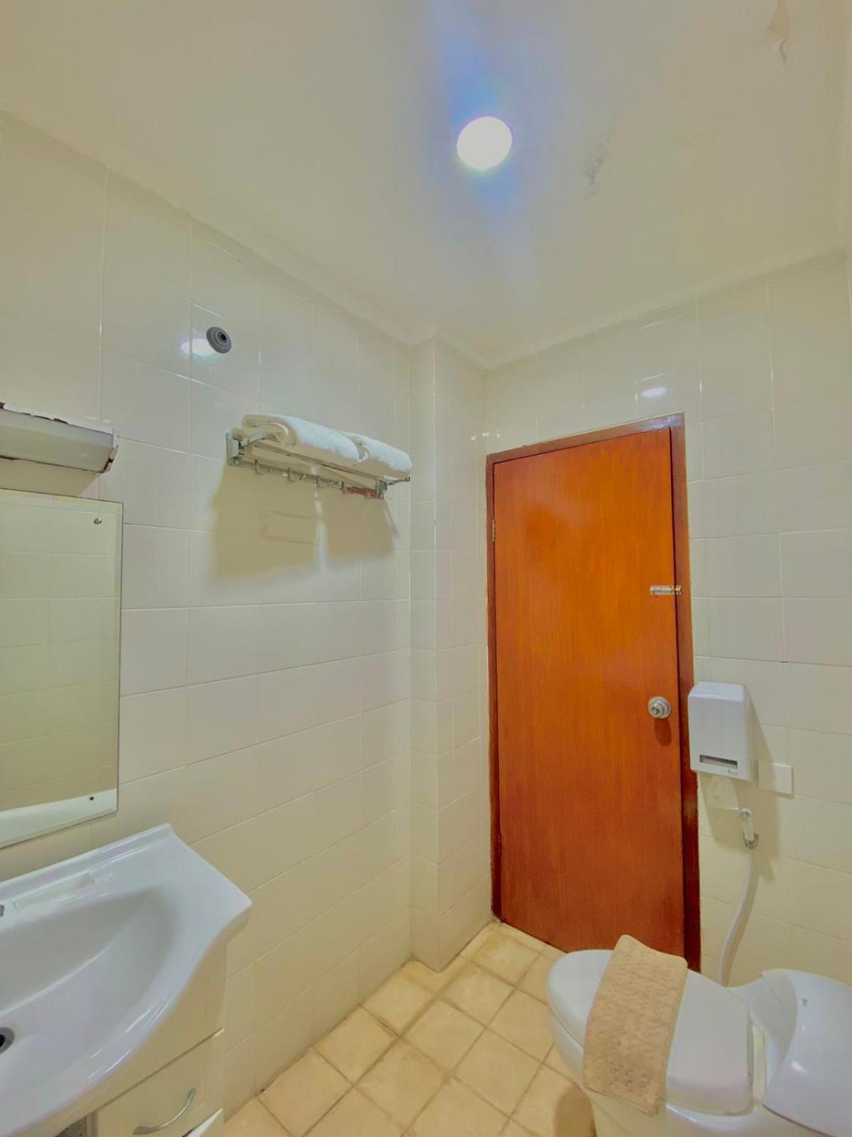 Pia Hotel Cirebon Eksteriør billede